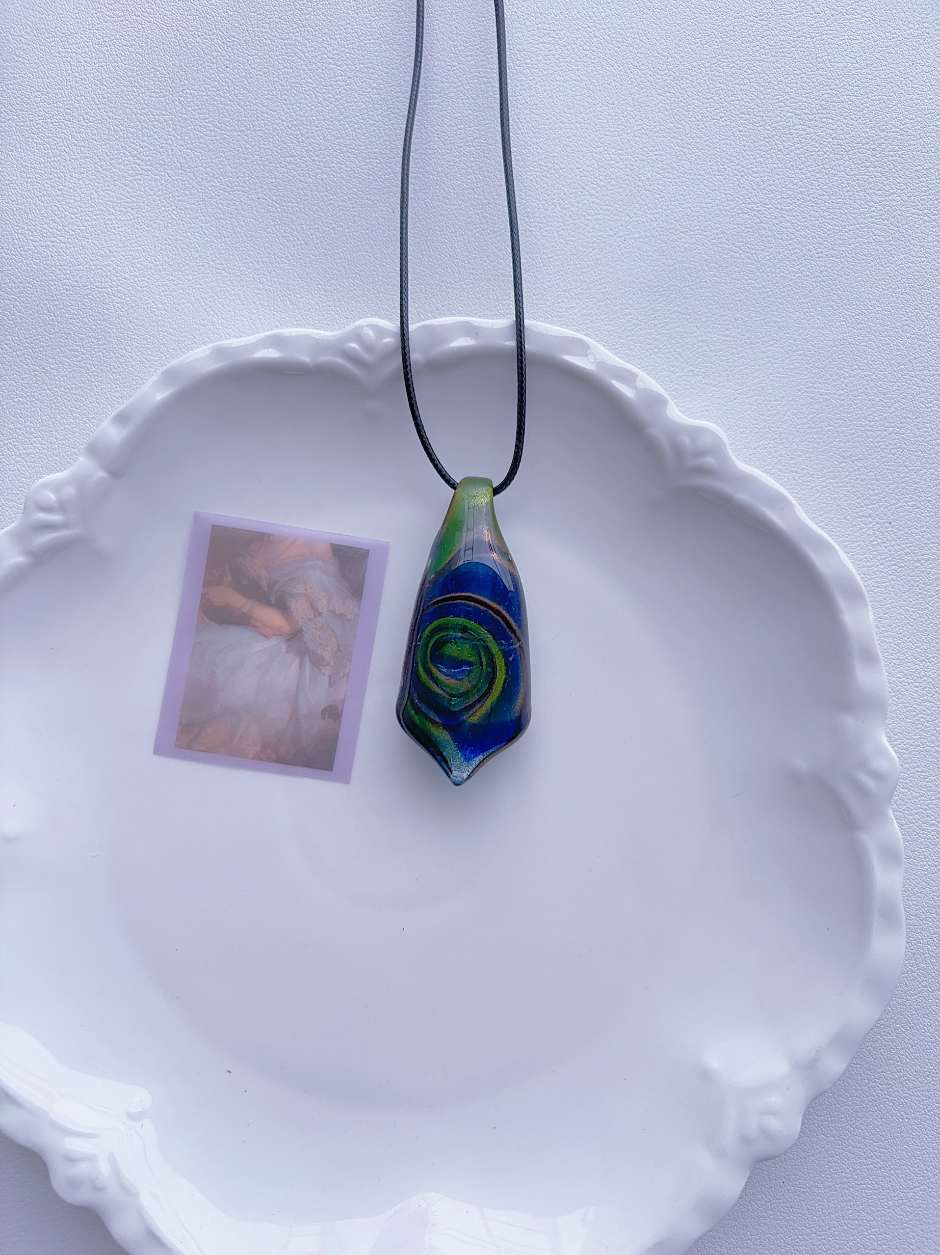 K4 new glass pendant glass necklace hand-made colorful versatile non-collision minority ins style non-fading necklace