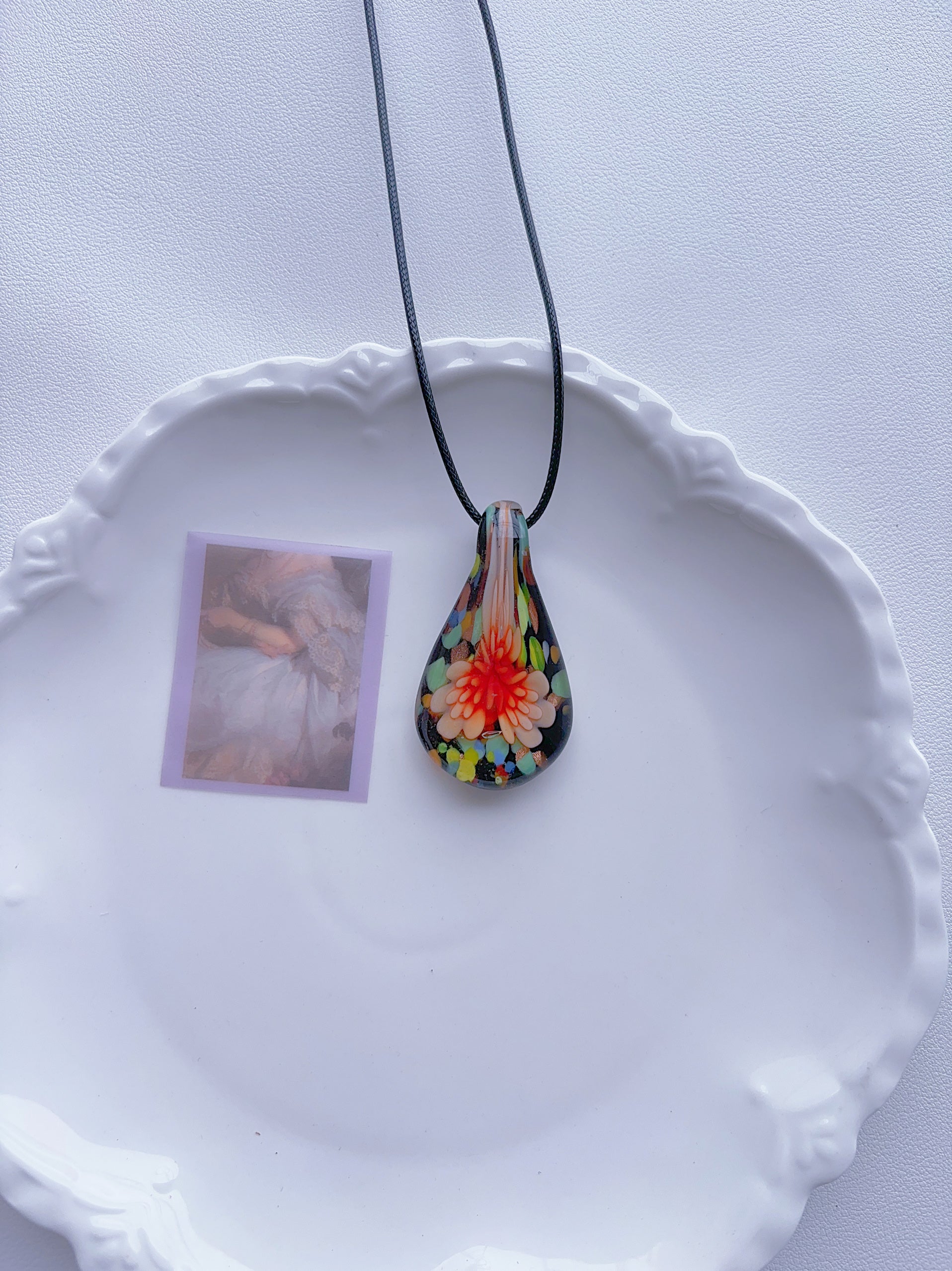 K4 new glass pendant glass necklace hand-made colorful versatile non-collision minority ins style non-fading necklace