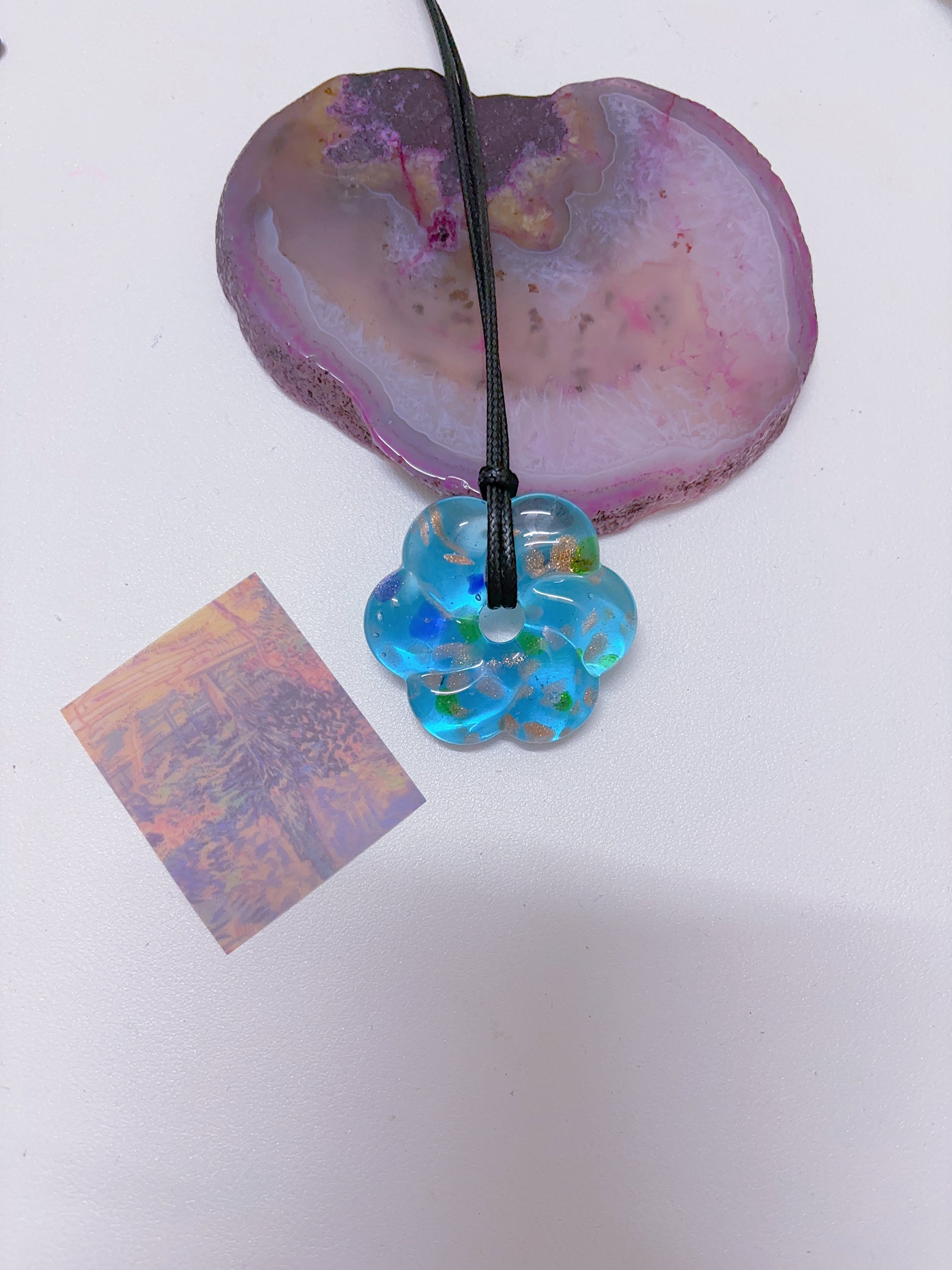 Island style blue glass pendant necklace, vintage nostalgic colorful art necklace, ins style niche design, one of a kind.